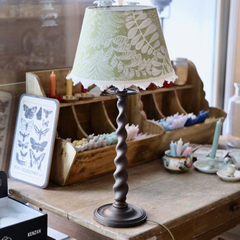 Stolní lampa dřevěná zelená 67 cm