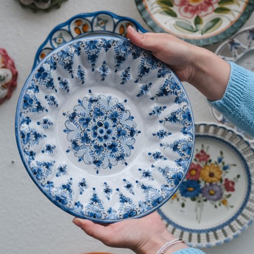 Keramický závěsný talíř 27 cm