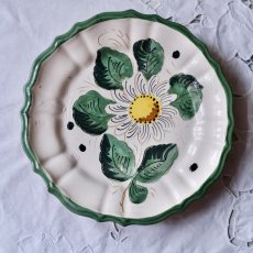 Keramický závěsný talíř kytička 25 cm