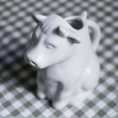 Porcelánový dekorativní džbánek 21 cm kráva