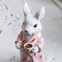 Figurka králík v županu 26 cm