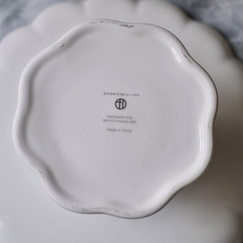 Porcelánový stojan na dort bílomodrý