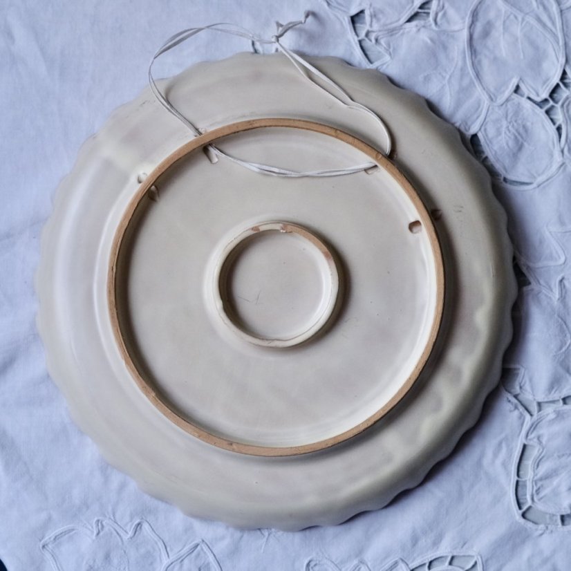 Keramický závěsný talíř s botanickým motivem 25 cm