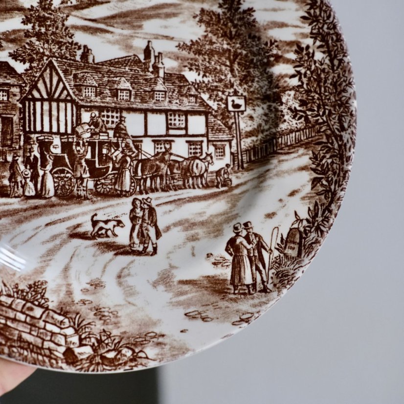 Hnědý talíř J.Broadhurst & Sons 21cm