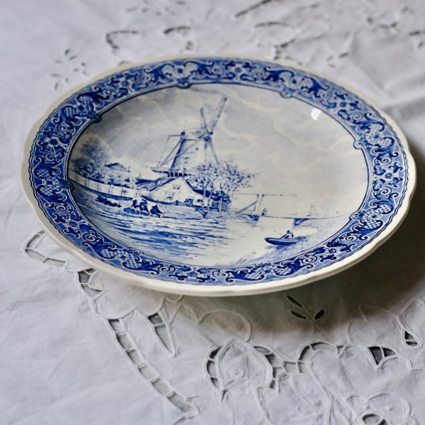 Velký závěsný talíř Delft 31 cm