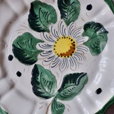 Keramický závěsný talíř kytička 25 cm