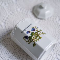 Porcelánová dóza s víkem 14 cm