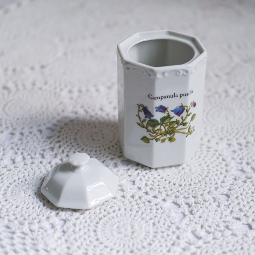 Porcelánová dóza s víkem 14 cm