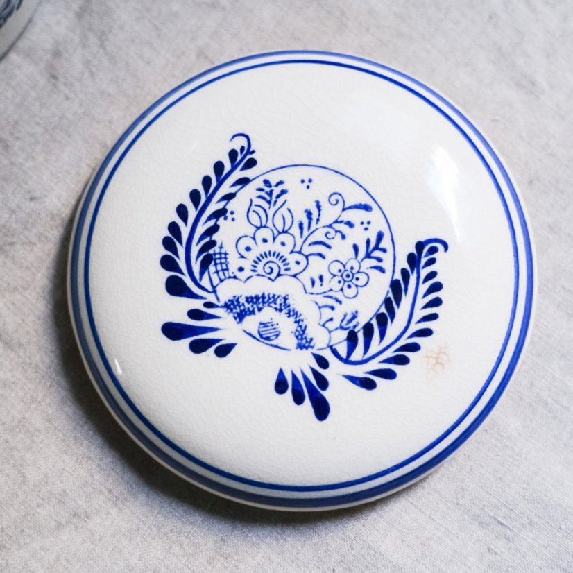 Doza s víkem Delft 13 x 12 cm