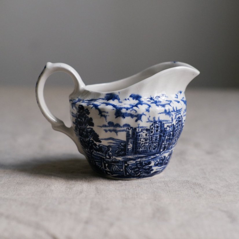 Mlékovka Old Country Castles England