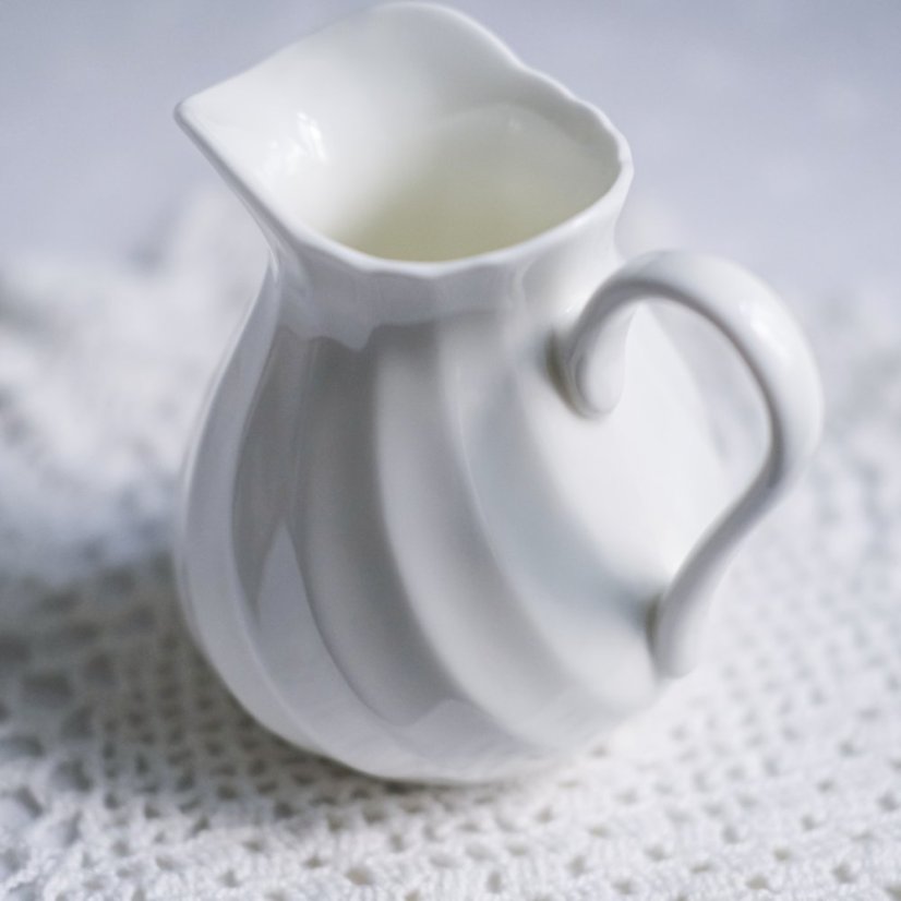 Porcelánová mlékovka Wedgwood - England