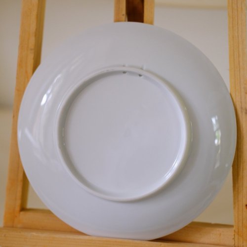 Porcelánový závěsný talíř