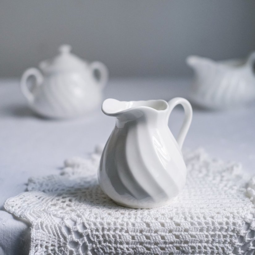 Porcelánová mlékovka Wedgwood - England