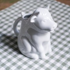 Porcelánový dekorativní džbánek 21 cm kráva