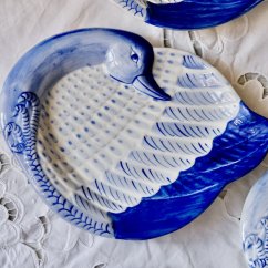 Keramický servírovací malovaný talíř husa 27x21 cm