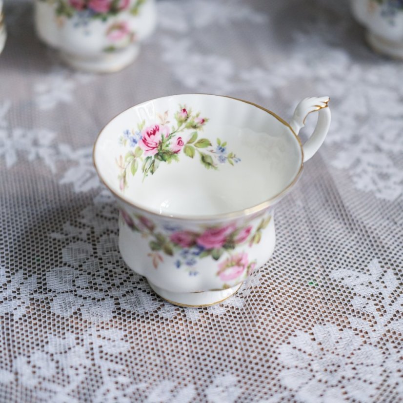 Porcelánový šálek s podšálkem  200 ml - Royal Albert Moss Rose England