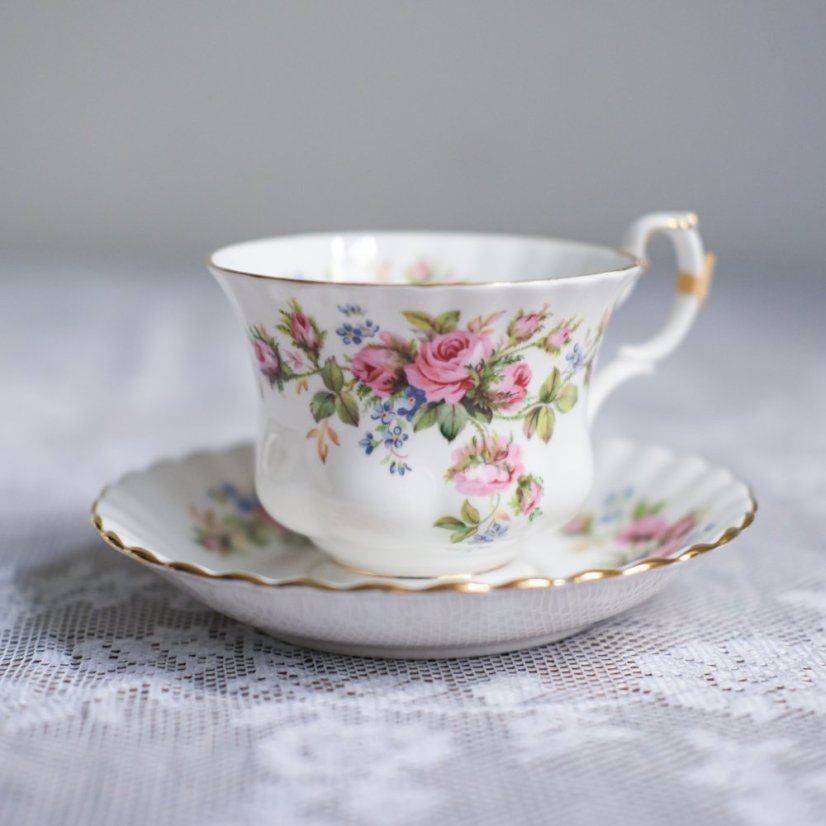 Porcelánový šálek s podšálkem  200 ml - Royal Albert Moss Rose England