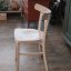 Jídelní celodřevěná židle v bílé barvě