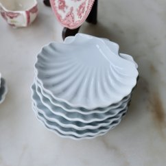 Porcelánový talířek mušle