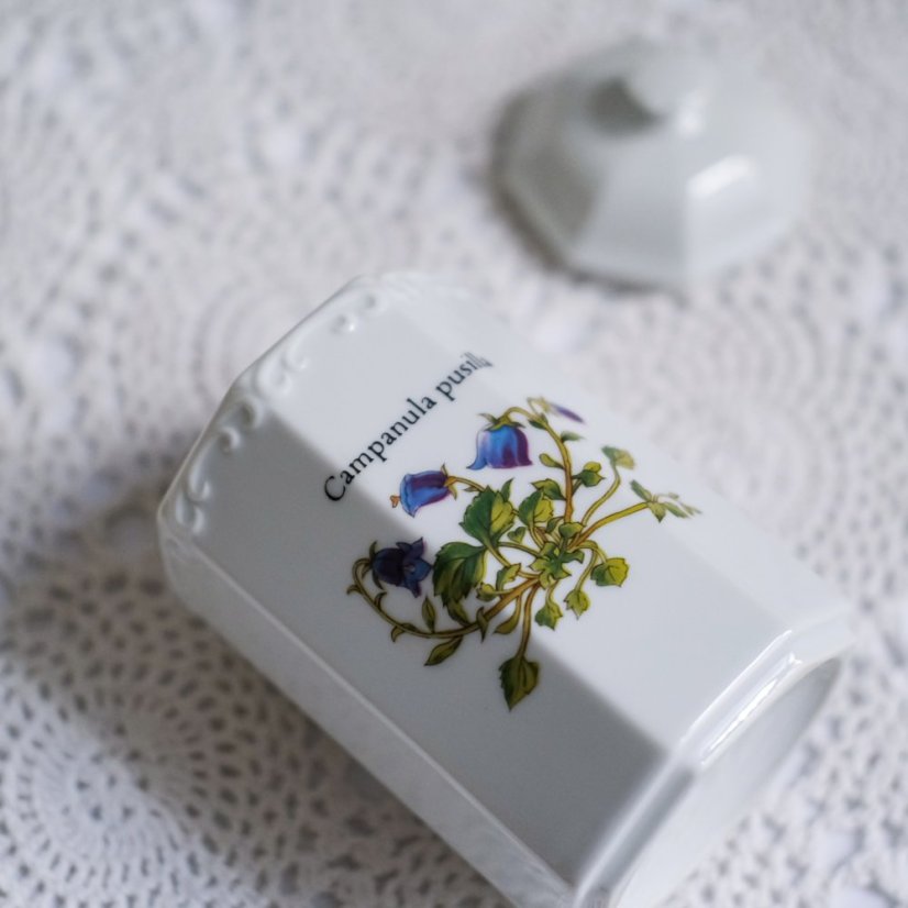 Porcelánová dóza s víkem 14 cm