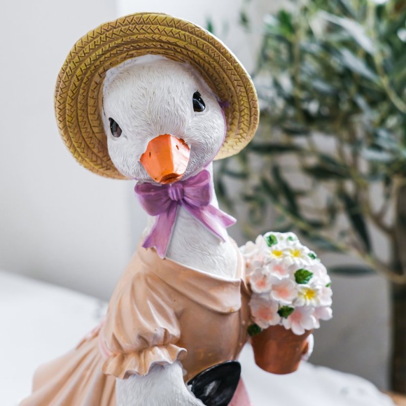 Figurka husa s kytici 41 cm