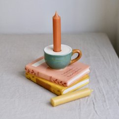 Keramický svícen knihy a hrneček 15 x 13 cm