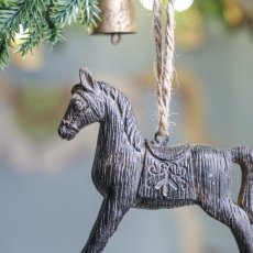 Závěsná ozdoba tmavý houpací koník 12 cm