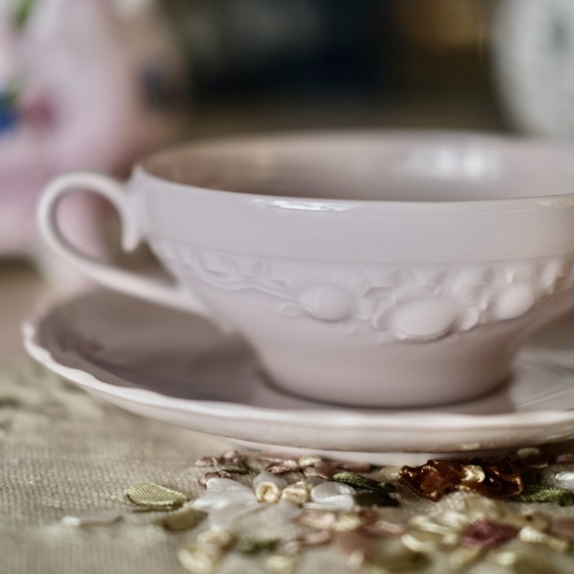Růžové porcelánové bujónky