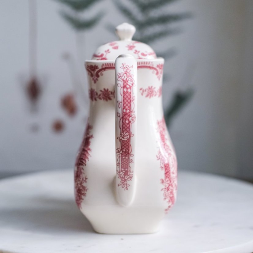 Konvice 1,2 l Staffordshire - England