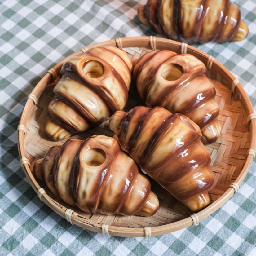 Keramický svícen croissant 14x6 cm