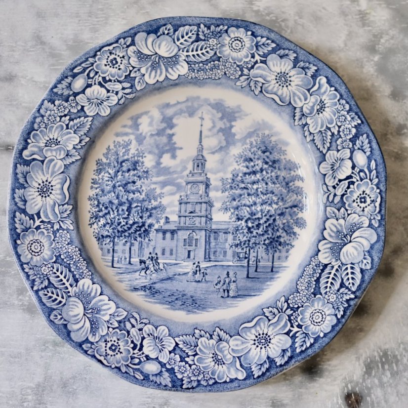 Mělký talíř 25 cm Staffordshire England