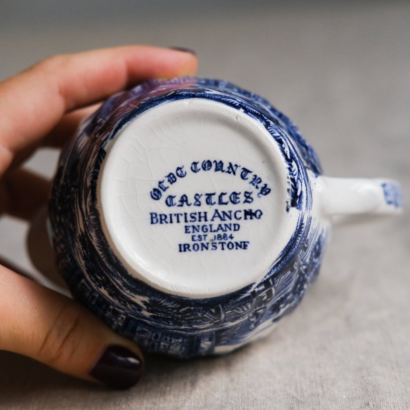 Mlékovka Old Country Castles England