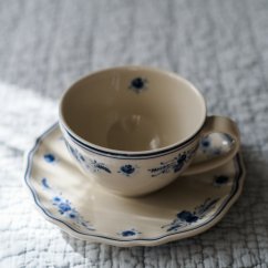 Šálek s podšálkem Costa Nova Vila Portugalsko 300ml