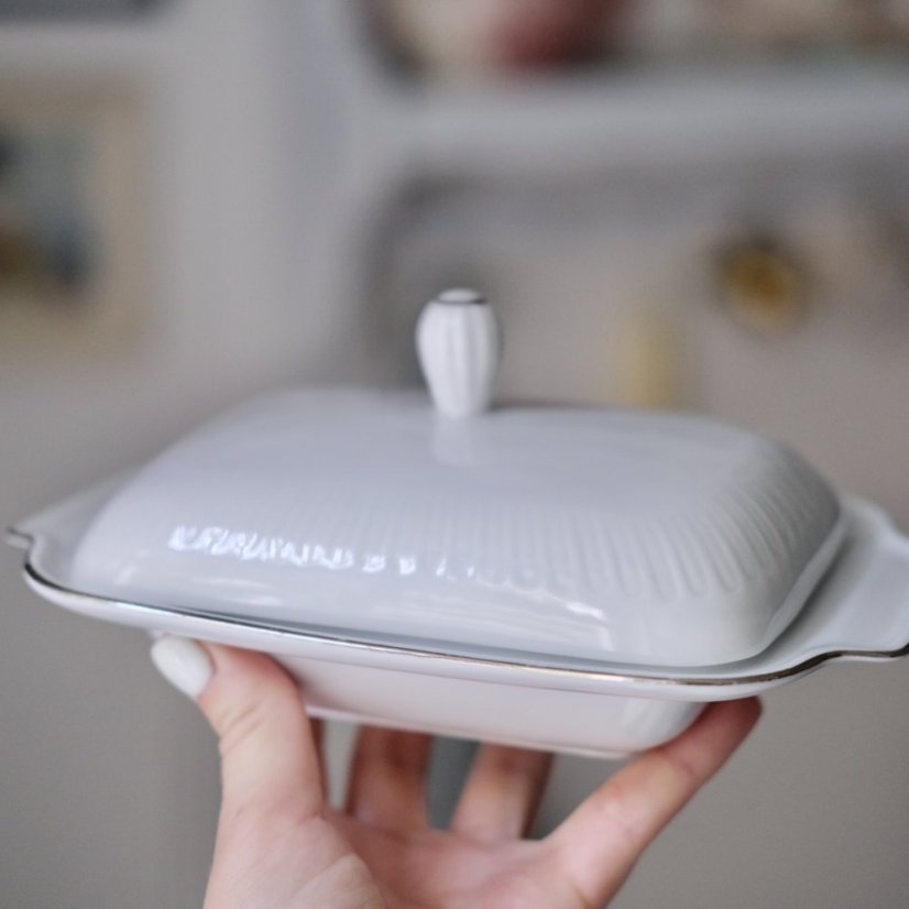 Porcelánová doza na maslo