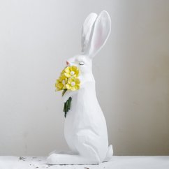 Figurka králík s kytici 43 cm