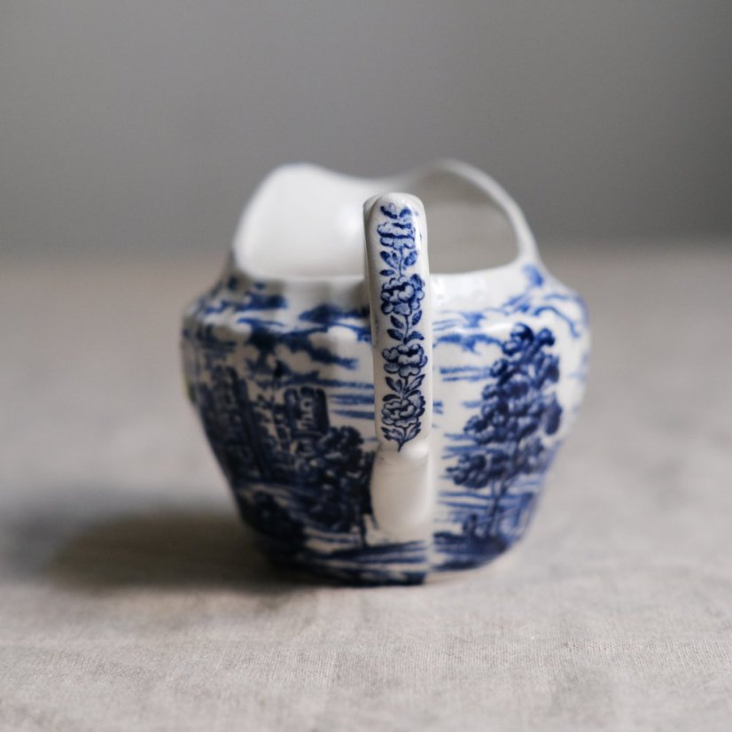 Mlékovka Old Country Castles England