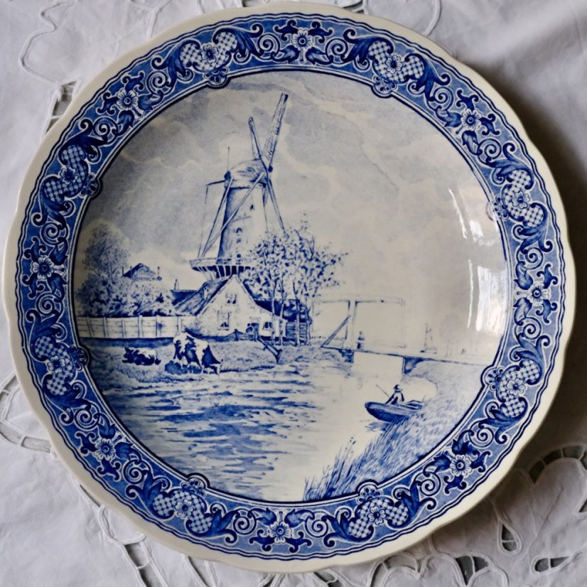 Velký závěsný talíř Delft 31 cm