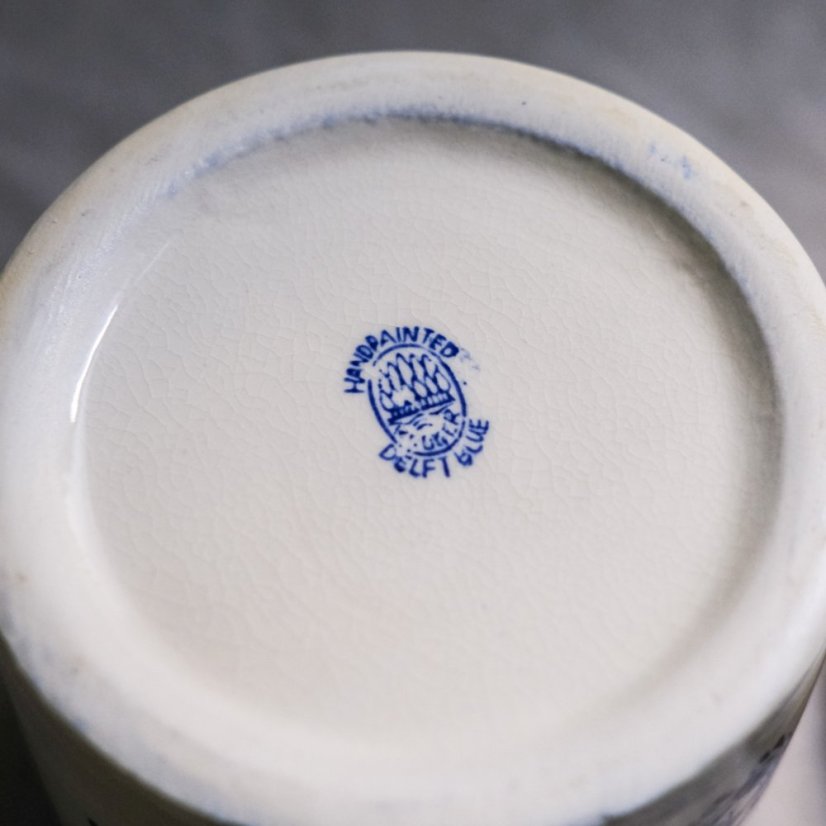 Doza s víkem Delft 13 x 12 cm