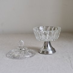 křišťálová dóza s víkem na kovové nožce 11 x 15,5