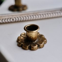 Kovový květinkový svícen