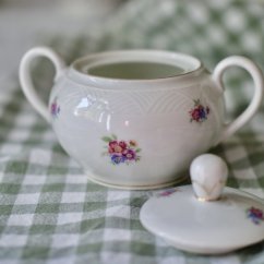 porcelánová cukřenka s kytičky Bavaria