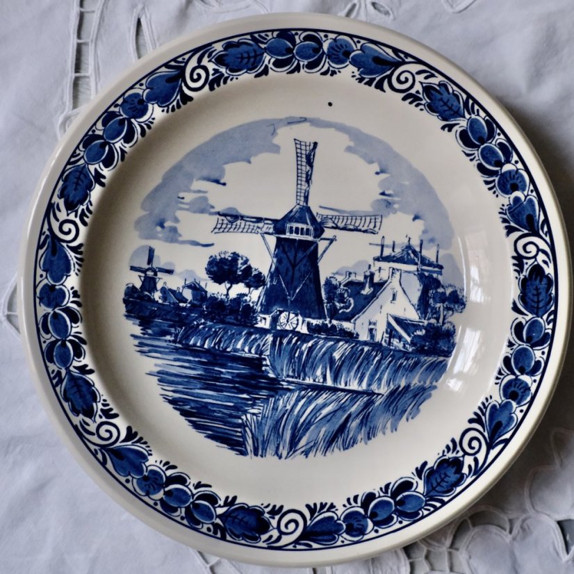 Závěsný talíř Delft 24 cm