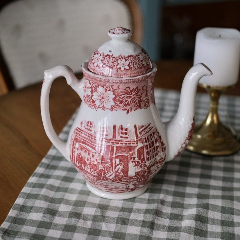 Konvice Royal Tudor Ware England