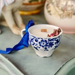 Sojová svíčka v porcelánovém modrobílém šálku