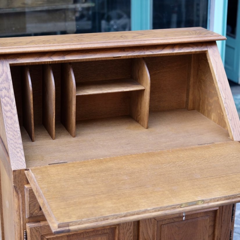 Dřevěný sekretář