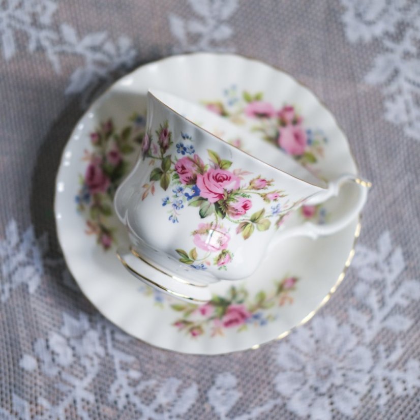 Porcelánový šálek s podšálkem  200 ml - Royal Albert Moss Rose England