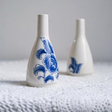 Porcelánová vázička Thailand 17 cm