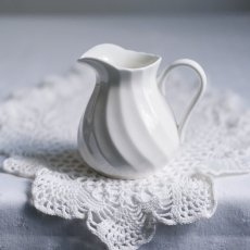 Porcelánová mlékovka Wedgwood - England