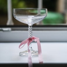 Skleněná sklenice na dekorativní nožce 170 ml