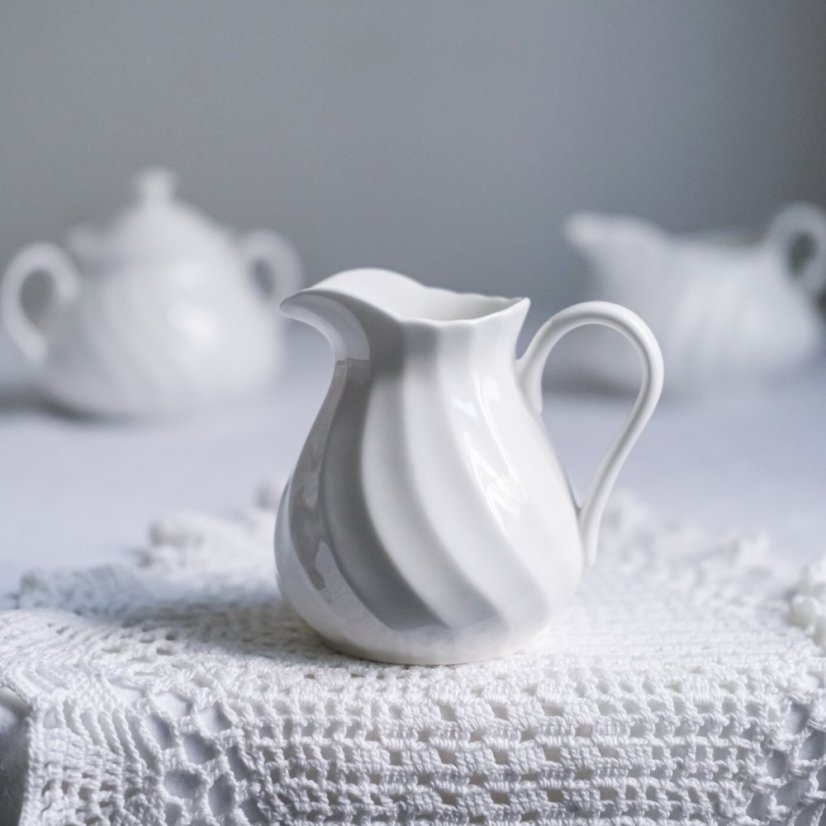 Porcelánová mlékovka Wedgwood - England
